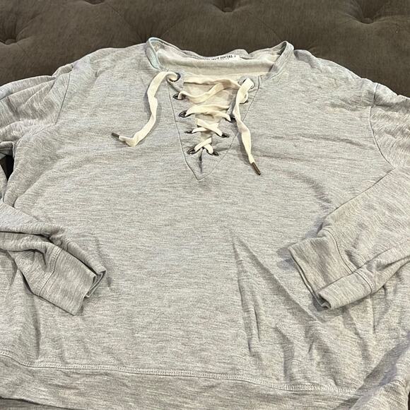 Project social T sweatshirt size medium - Picture 2 of 3